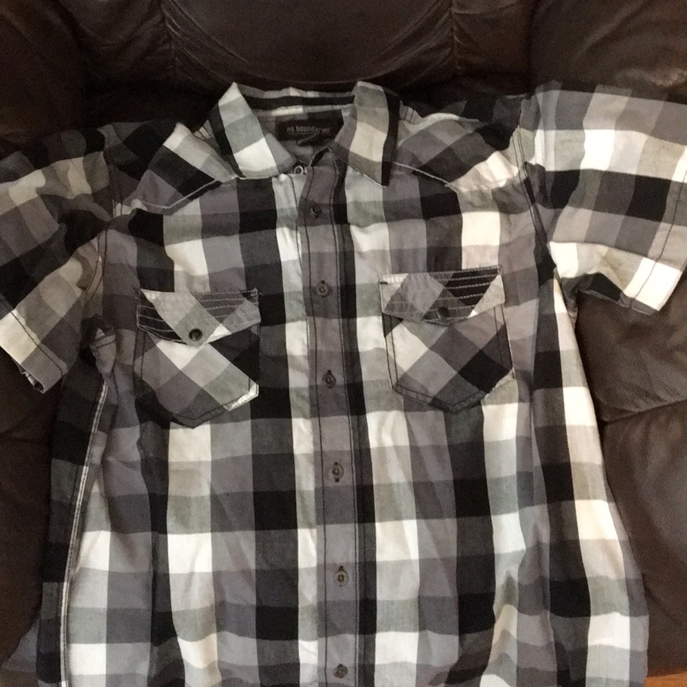 Men’s short sleeve button down shirt